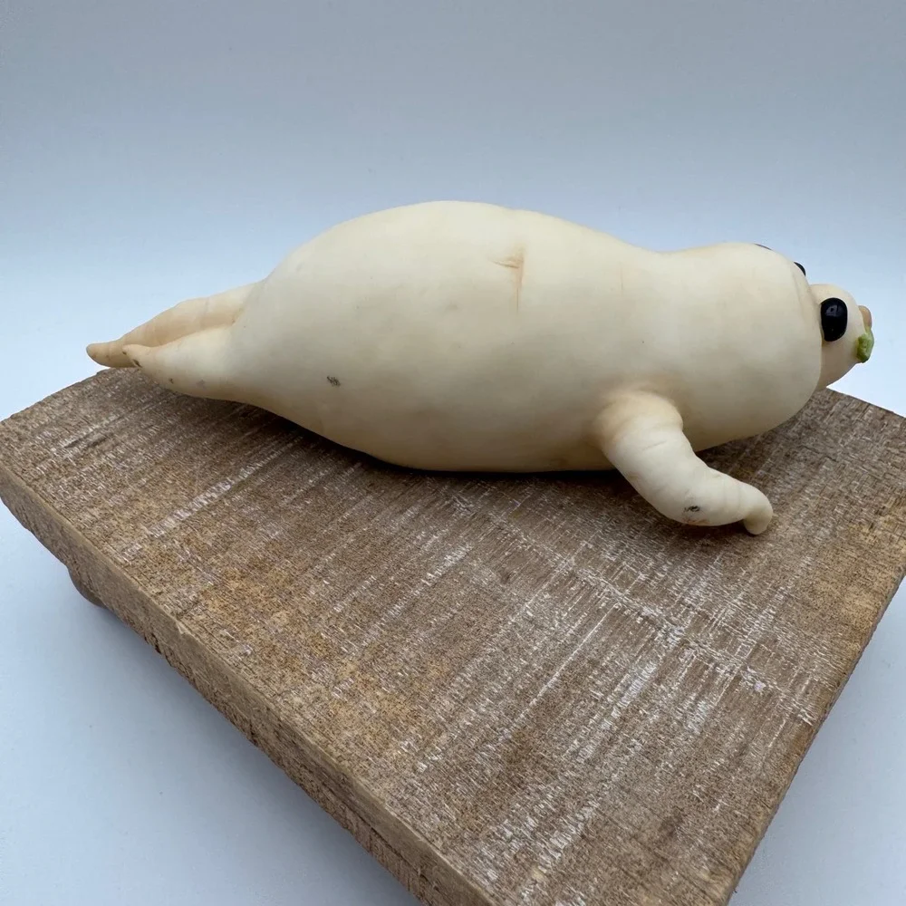 Home Grown Enesco Daikon Radish Seal Figurine White Vegetable Animal 2007